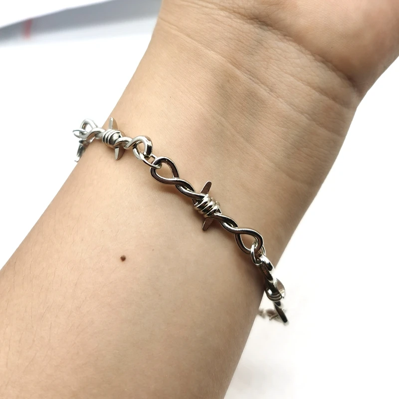 

Small Wire Brambles Iron Unisex Choker Bracelet Women Hip-hop Gothic Punk Style Barbed Wire Little Thorns Bracelet Choker Gifts