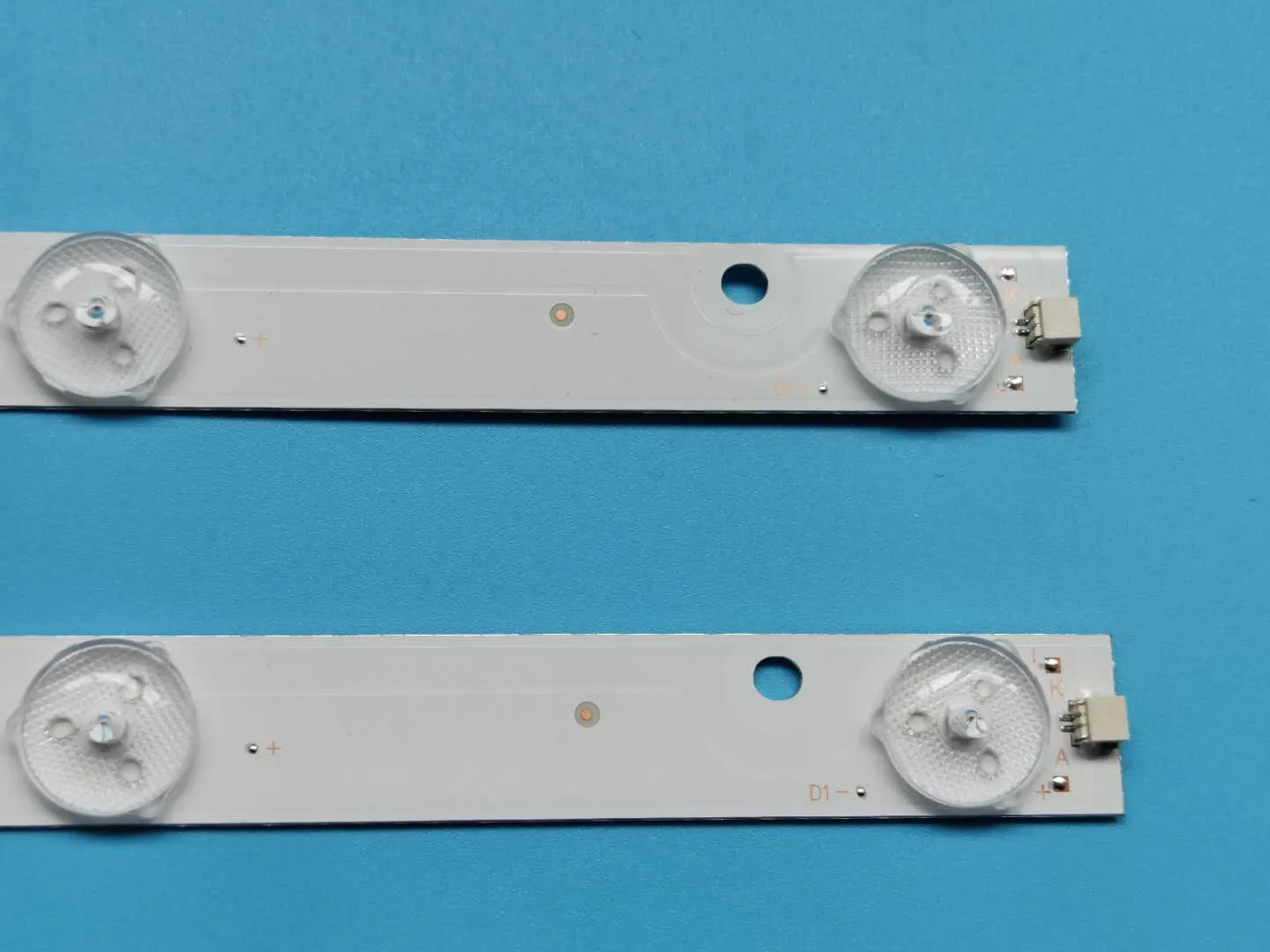 В Применение из LED32HD690 полосы KJ32D08 ZC21F 05 303KJ320038 ML 3215Y LE 8822A32 E503117 M32D 3A LE22A