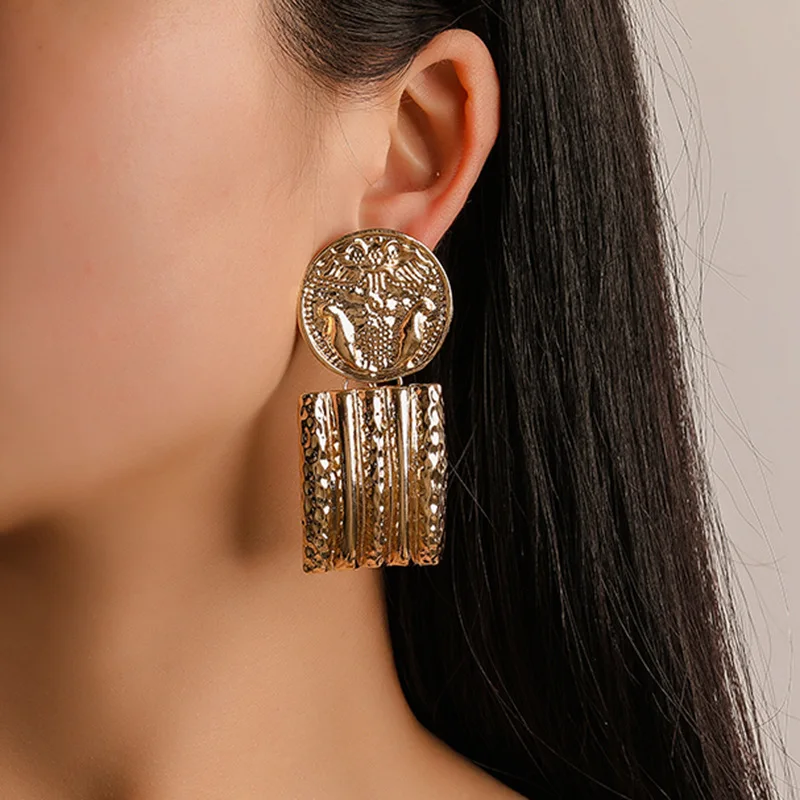 

Creative Jewelry Geometric Exaggeration Earrings Three-dimensional Pattern Badge Metal Baidan Earrings Manufacturers Wholesale