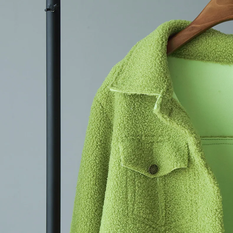 12155997985_21688717