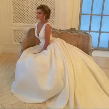 

Sexy Deep V Neck Satin Wedding Dresses 2020 Court Train Backless Plus Size A Line Country Garden Bridal Gowns