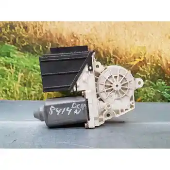

WINDOW MOTOR FRONT RIGHT SEAT IBIZA (6L1)