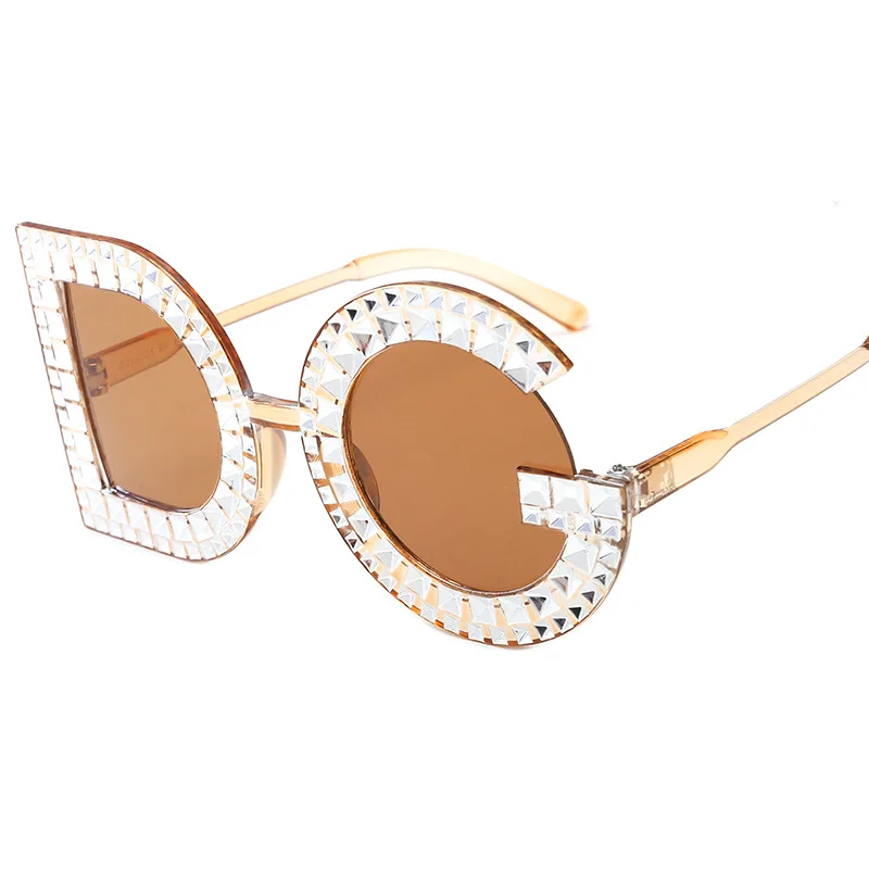Новые алфавитные солнцезащитные очки с большой оправой в европейской и американской моде; ретро-покрытием солнцезащитные очки с сверлом инкрустированные солнцезащитные очки;