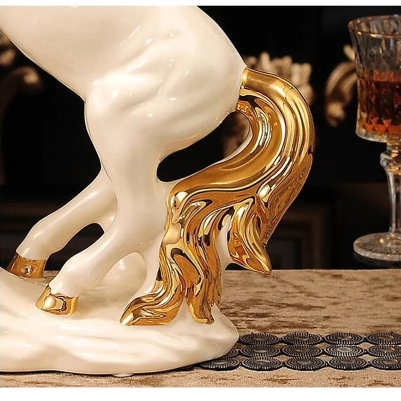 Европейская керамическая лошадь Художественная Скульптура абстрактная Статуэтка лошадь Смола искусство и ремесло украшение дома Счастливое животное открытие подарок R2616