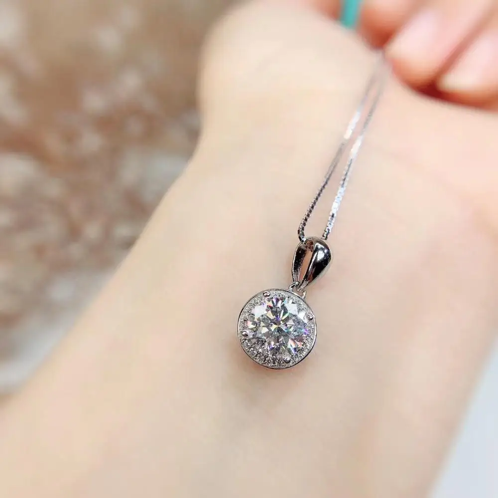 

Poetry Of Jew Store Round Silver Moissanite Pendants 1ct D VVS Luxury Moissanite Weding Pendants for Women