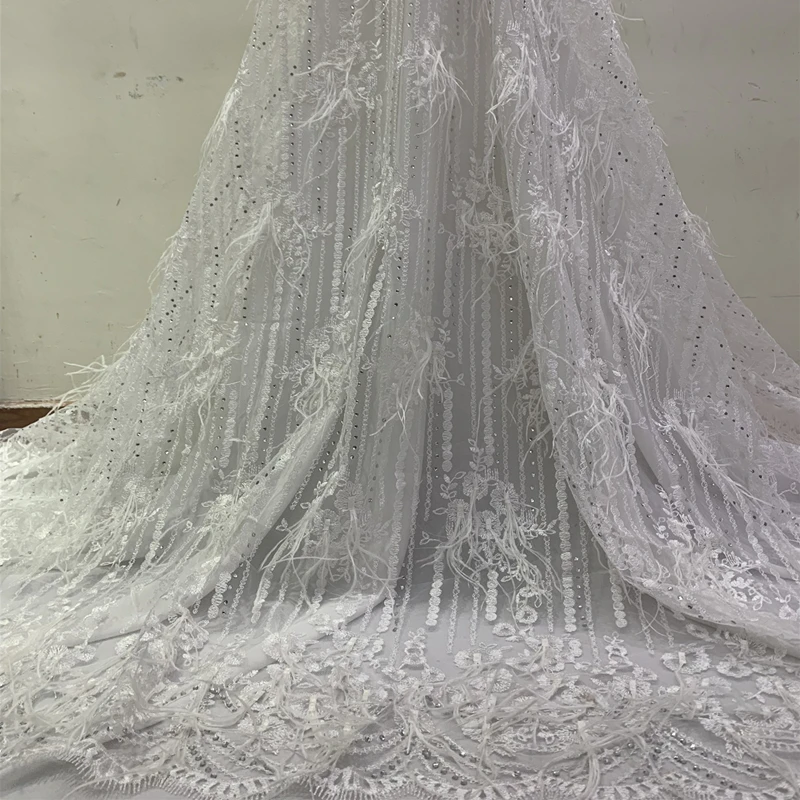 

Best Selling New Upscale White African Lace Fabric 2019 3D Feather Heavy Beaded Nigerian Voile Lace Fabric 1 yard For Bridal