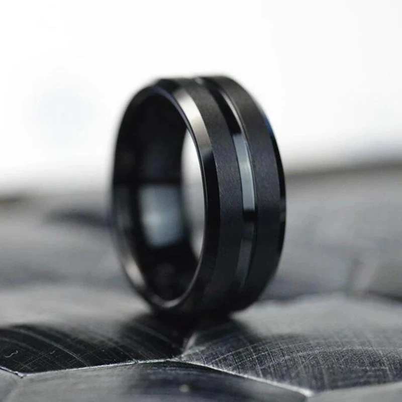New Men's Classic Red Groove Beveled Edge Black Stainless Steel Men Wedding Rings Inlay Red Meteorite Ring Arrow Engagement Ring