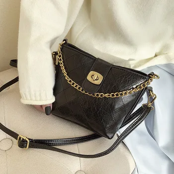 

ins chain shoulder messenger bucket bag 2020 spring new bag female Lingge fashion niche female bag shoulder bag