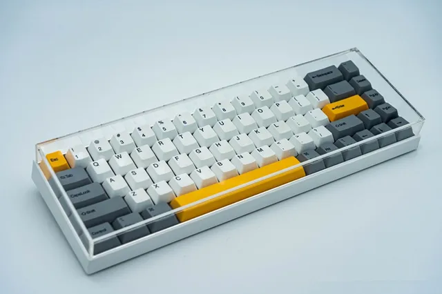 Keychron V1 QMK/カバー付 Keychron V1 QMK カスタム・メカニカルキーボード | kopek｜