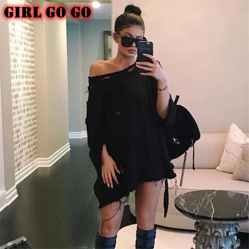 Женская Асимметричная толстовка с открытыми плечами черная вырезами и дырками