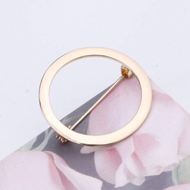 Women Pearl Female Three Pearl Shirt Brooch Scarf Sweater Cardigan Safety Paper Clip Jewelry Brooches Shirt Collar Pin