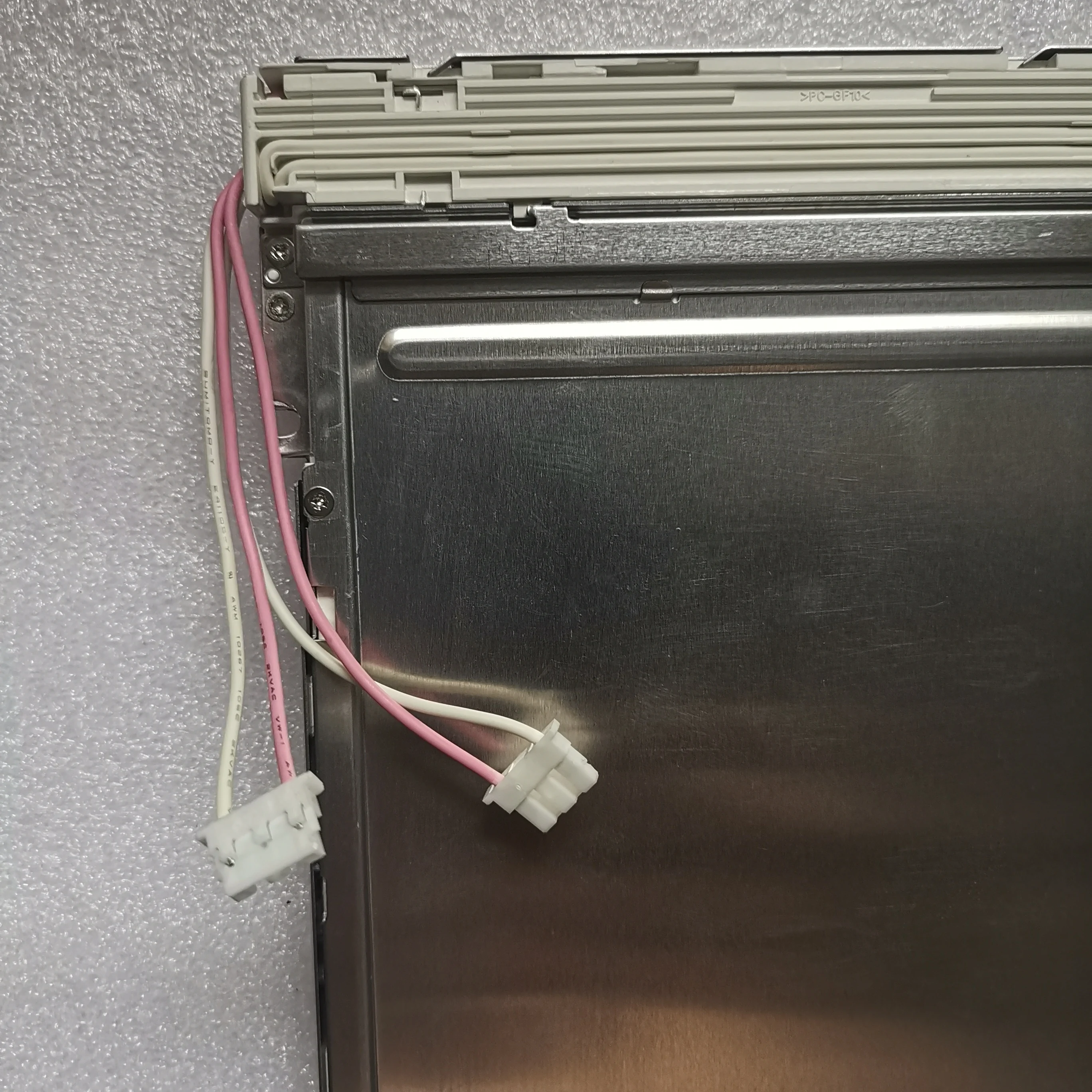 LCD ȭ, LQ121S1DG31