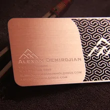 Матовая металлическая визитная карточка из розового золота