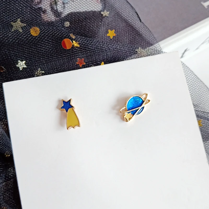 

WEISHUOLI Metal Personality wild asymmetrical galaxy simple and beautiful street fashion earrings Wholesale