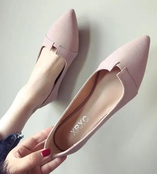 Черные рабочие туфли больших размеров женские удобные флоковые туфли с вырезами на плоской подошве брендовые элегантные лоферы с острым носком на мягкой подошве в Корейском стиле - Цвет: Розовый