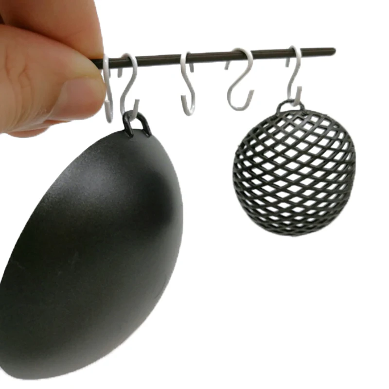 

10Pcs Black white Metal Hook connectors 1:12 New Miniature Dollhouse S Hook Mini Doll Accessories