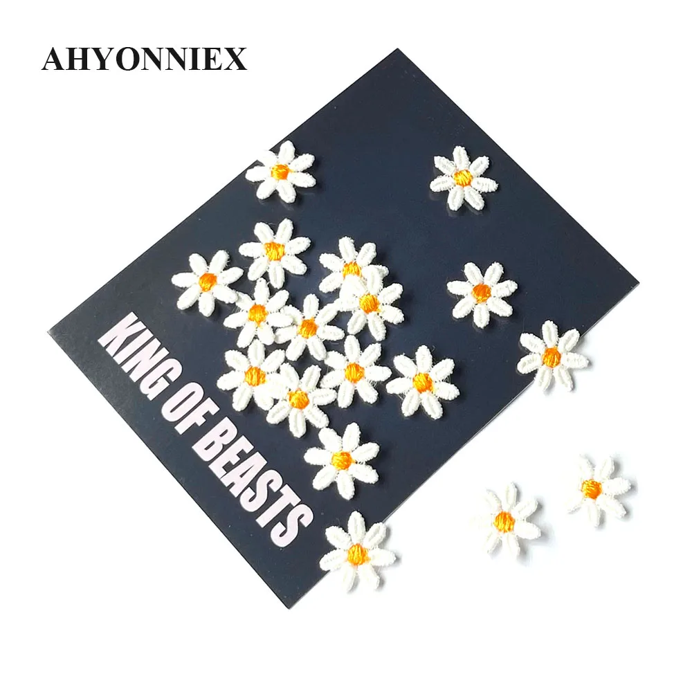 20pcs, 50pcs 미니 데이지 꽃 패치 의류에 대 한 패치에 수 놓은 바느질 Applique DIY 헤어 클립 스티커 옷에