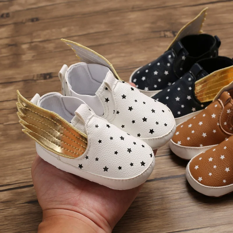 Дизайнерские кроссовки с крыльями; мягкая подошва; обувь для малышей; Осенняя Нескользящая Повседневная прогулочная обувь для маленьких мальчиков и девочек