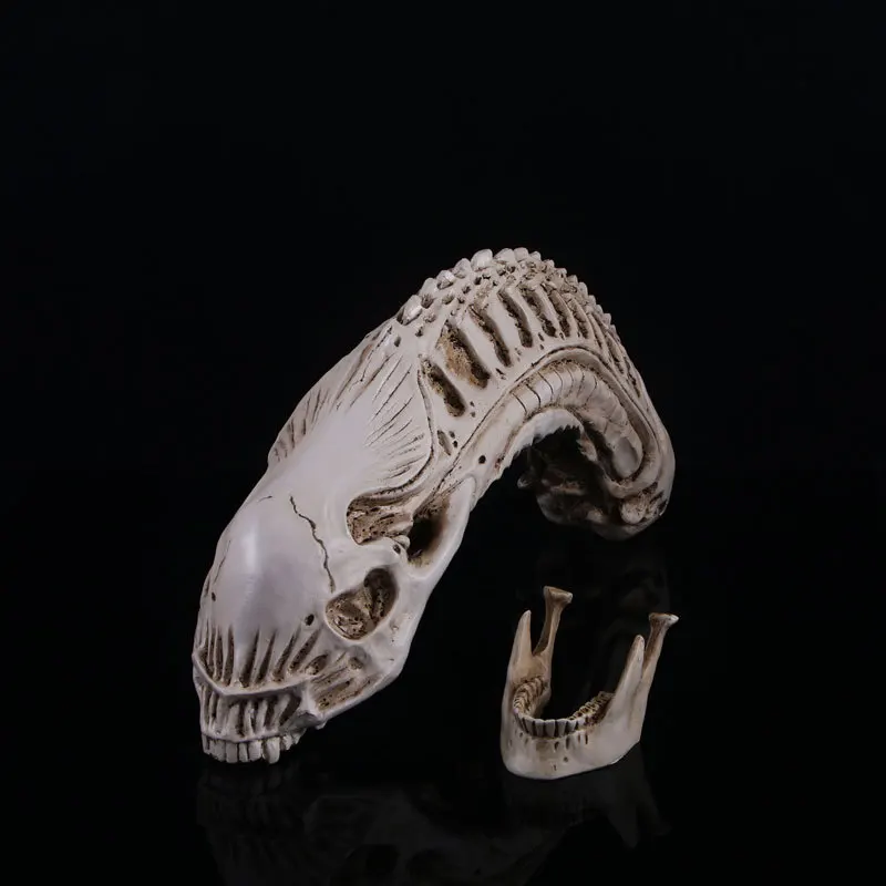 

Creative 3D Resin Alien Prometheus Skull Model Decoration Crafts Home Bar Hotel Halloween Decor Gifts Figurines Miniatures