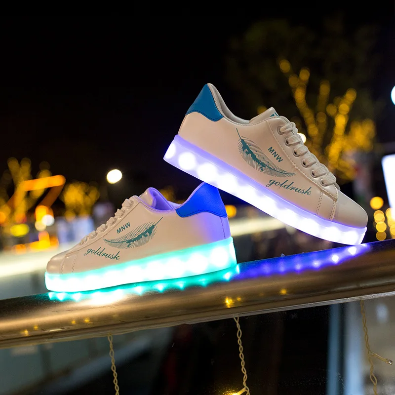 Новинка 2019 модные женские светящиеся кроссовки с подсветкой светодиодная обувь