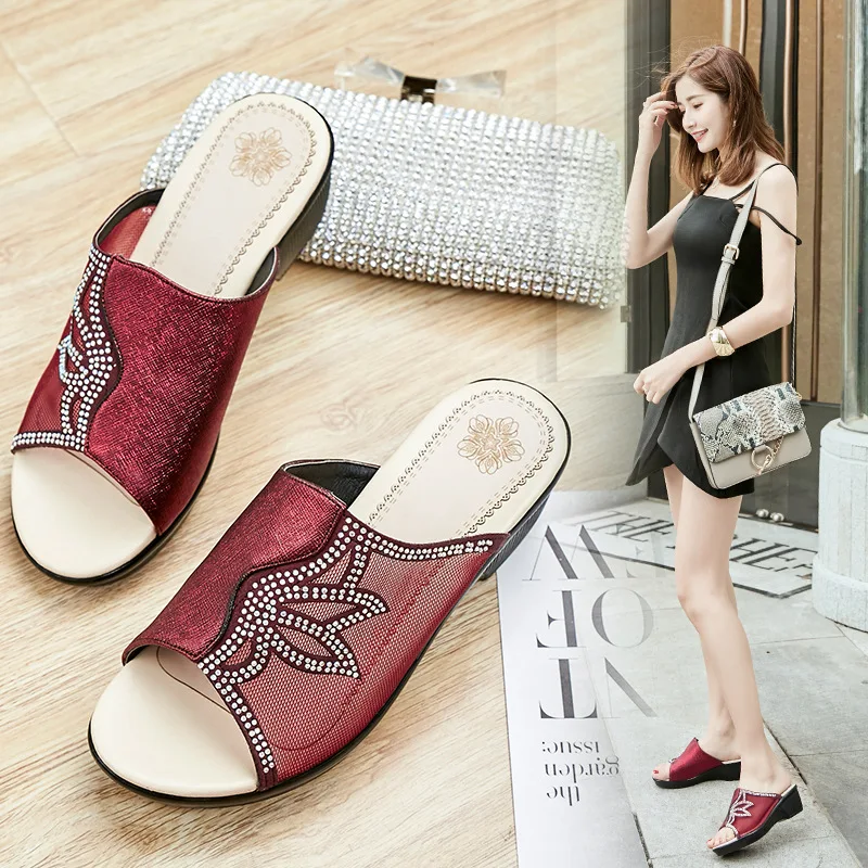 

Slipper Outer Wear Women's Fashion Mom Slanted Heel Man-made Diamond Thick Bottomed Summer New Style Breathable Gauze Slippers K