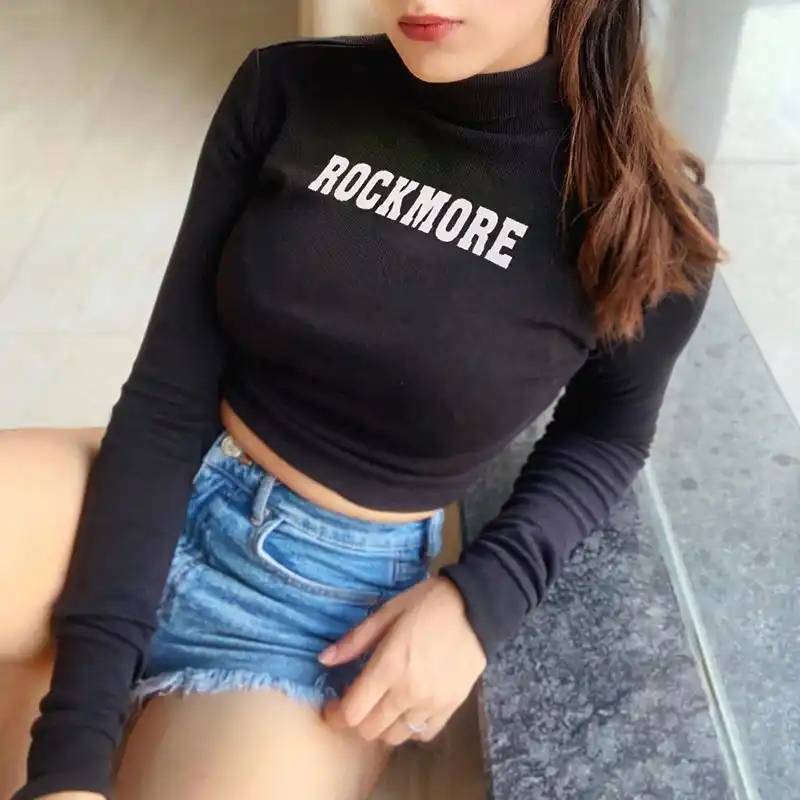 Женский укороченный топ Shestyle с длинным рукавом и высоким воротником надписью