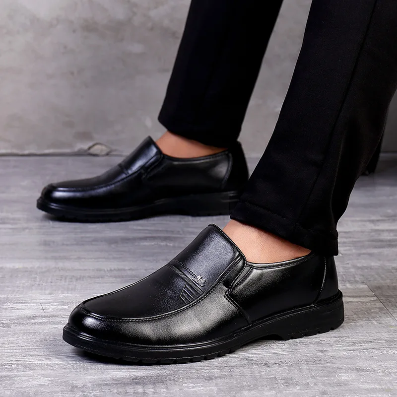

Men's Fashion Big Size Flat Summer Casual Leather Shoes Men's Shoes