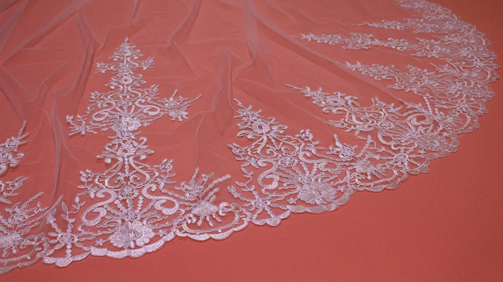 High Quality Neat Lace 4 Meters Long Wedding Veil with Comb Custom Made 400cm White Ivory Bridal Veil 2019 Wedding Accessories High Quality Neat Lace 4 Meters Long Wedding Veil with Comb Custom Made 400cm White Ivory Bridal Veil 2019 Wedding Accessories