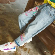 Джинсы с героями мультфильмов для девочек коллекция года, новая стильная весенняя одежда корейский стиль, западный стиль, модные повседневные свободные штаны с розовой пантерой для больших мальчиков