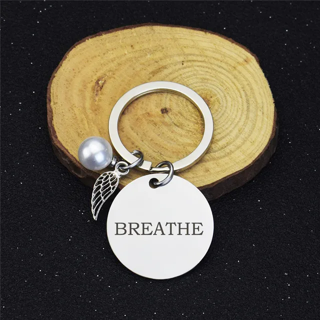 Never Give Up Keychain Stainless Steel Inspirational Positive Quote Message Key Chain Keyring For Men Women Friend Sister as show 2