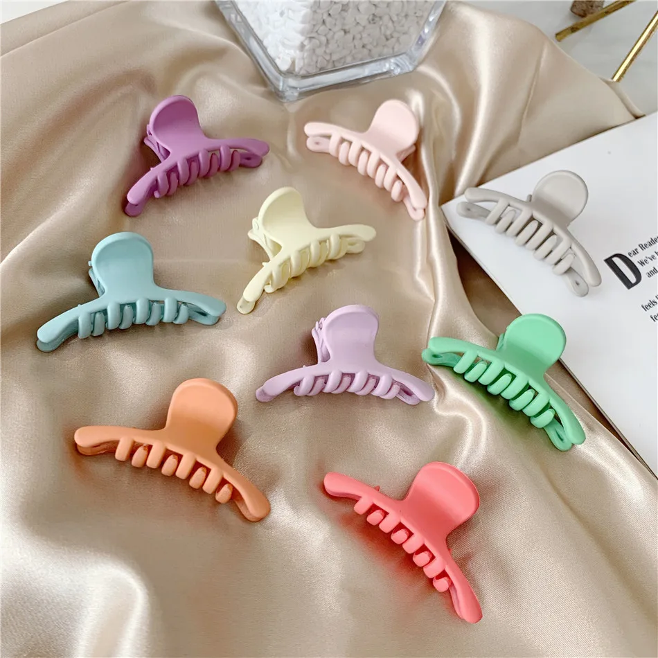 

2019 Hair Clips for Women New Arrival Korean Fashion Design Women Hair Claw Solid Color Hair Crab Retro Scrub Hair Clips QIANJI