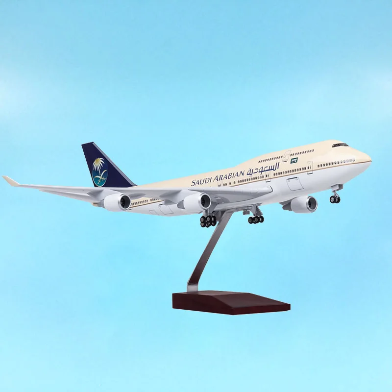 1/150 47CM Aviation 747 B747-400 Aircraft Saudi Arabian Airlines Model Light Diecast Plane Airliner W Standing Airplane | Игрушки и