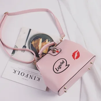 

On the new new trend women's bag messenger bag fashion wild simple bag embroidery fashion shoulder bag handbag lady bag Solid