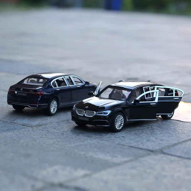 

Hot Sales Xlg Boxed 1: 24 Car 760Li Alloy Car Model Extended Edition Boy Warrior Sound And Light Six