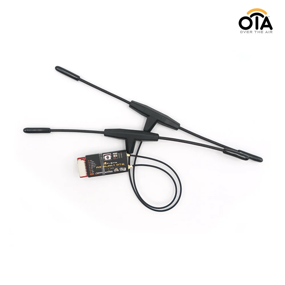 Récepteur FrSky R9 Slim+ OTA installé sur un drone, avec antenne déployée pour longue portée 900 MHz