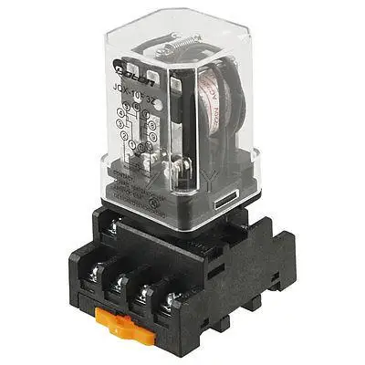 

AC 220 Coil Voltage 10A 3PDT Electronmagnetic Power Relay w Socket