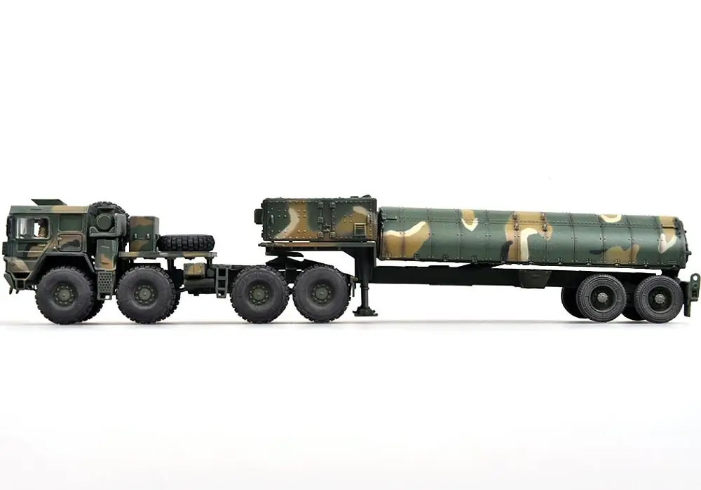 NATO M1014 MAN трактор и BGM-109G 1: 72 Готовая модель прицепа