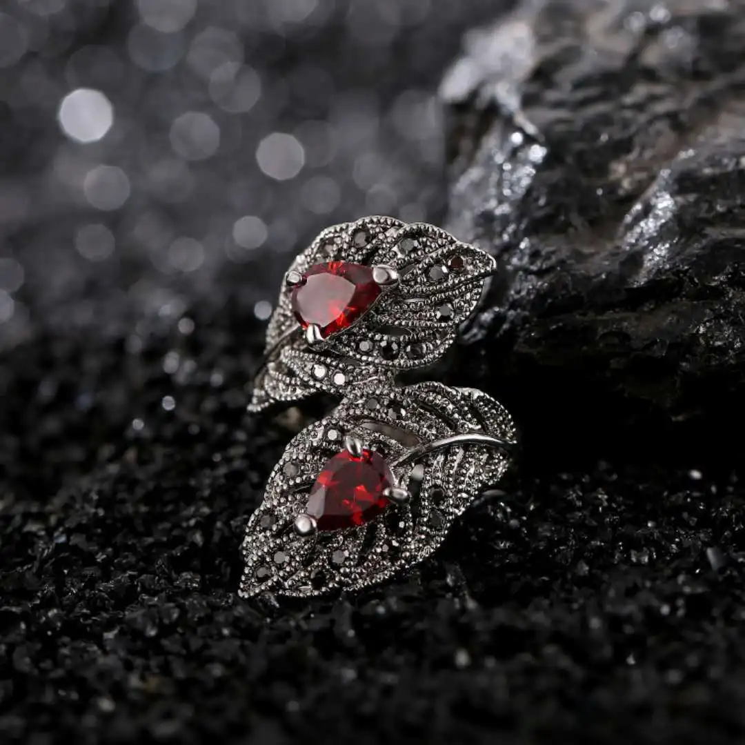 

Korean Fashion Creative Noble Temperament Hollow Leaf Red Gemstone Zircon Ring Jewelry Mosaic Crystal Women Ring Party Prom Gift