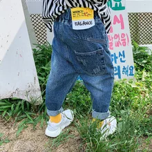 Комплекты для мальчиков, джинсовые штаны для детей осенние штаны для маленьких мальчиков в западном стиле Стиль корейско-Стиль модная осенняя одежда для детей с отверстиями; сезон весна