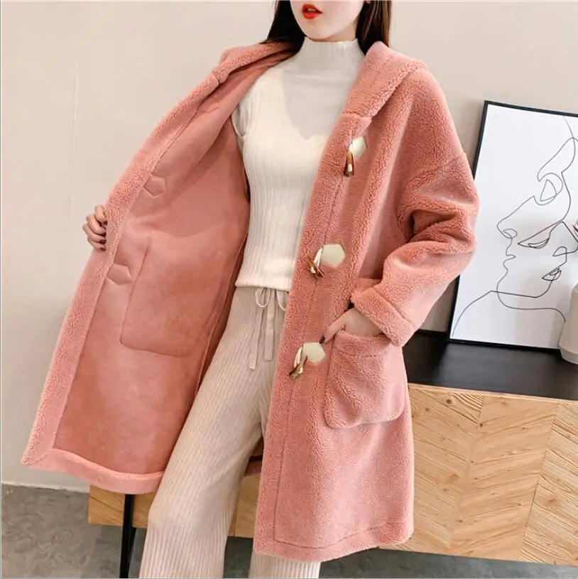 Новинка года; зимнее пальто из искусственного меха в Корейском стиле; пальто из искусственного меха средней длины с капюшоном; Роскошные пальто высокого качества для женщин