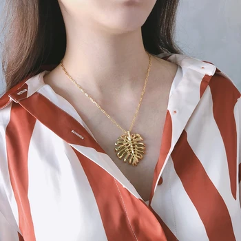 

Silvology 925 Sterling Silver Gold Big Leaf Necklace Nordic Minimalist Elegant Pendant Necklace for Women Fashion Jewelry Gift