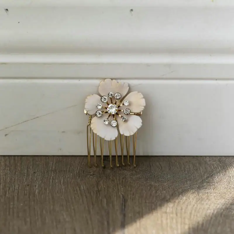B Великолепная листок розы гребень для волос для невесты цветок из белой эмали обруч для волос со стразами Свадебные аксессуары для волос - Окраска металла: B