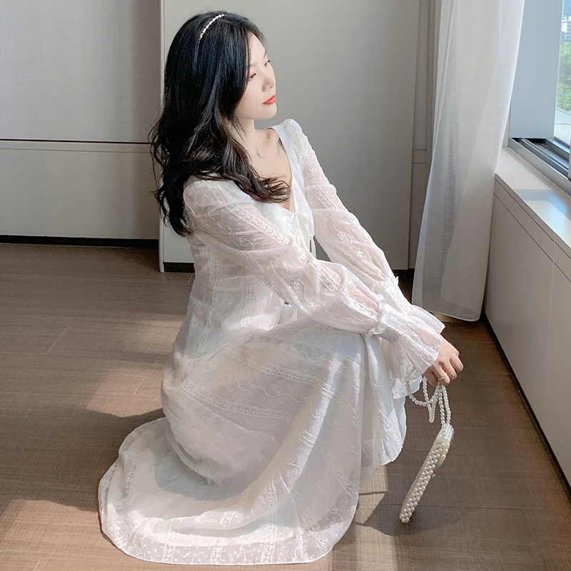 Spring and Autumn Retro Elegant Flare Sleeve Square Collar Waist Slim Long Lace Dress