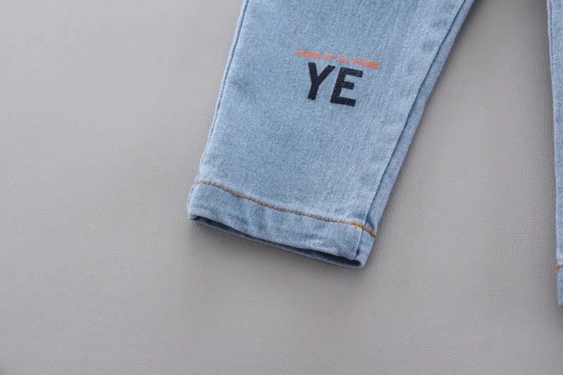 13533865687_123563804