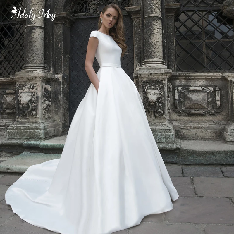 

Adoly Mey New Romantic Scoop Neck Satin Court Train A-Line Wedding Dresses 2020 Graceful Appliques Cap Sleeve Vintage Bride Gown