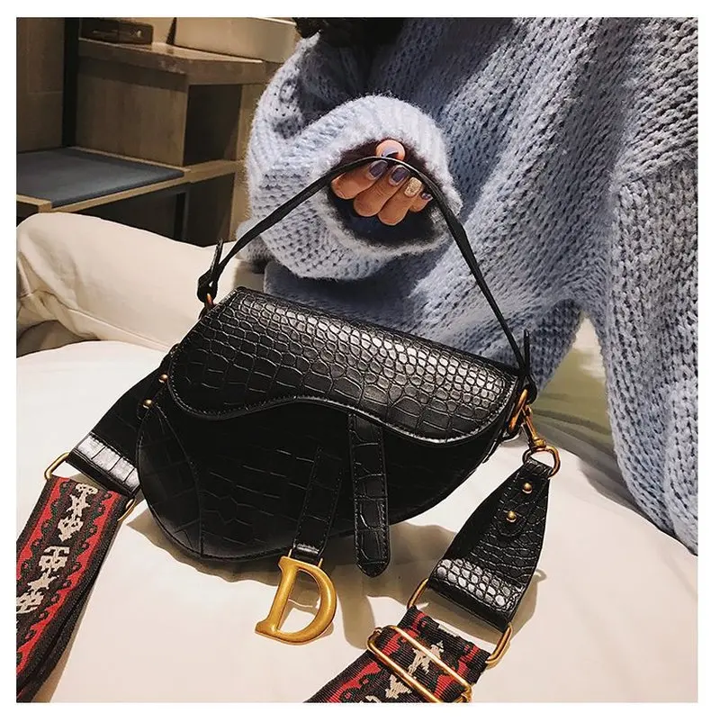 

New Crocodile Print Saddle Bag Solid Color Pu Leather Bag Round Handbag Women Vintage Mini Shoulder Bags 2019 New Fashion Sac478