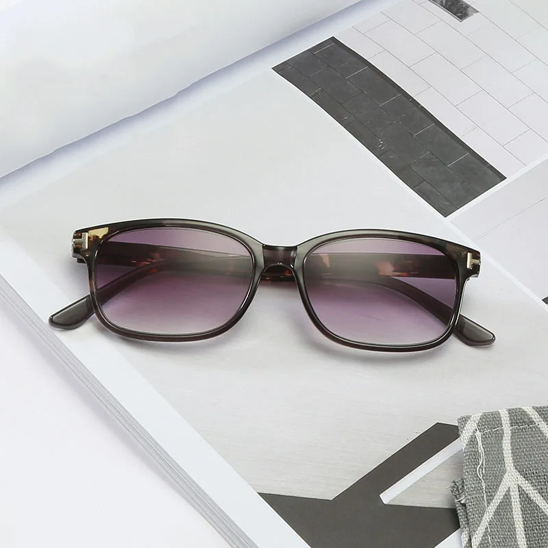 

HD Reading Glasses New Fashion Square Pattern Frame Gradient Brown Gray Outdoor Unisex Elderly Reading Glasses