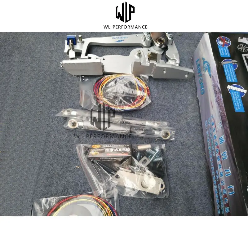 宝马E82 Z4 剪刀门套件   3