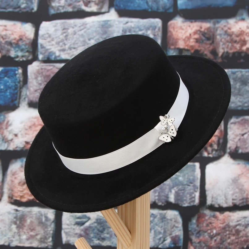 GEMVIE шерсть канотье шляпа для Для женщин плоская Корона фетровая шляпка шерстяная с белым браслет с застежкой "Бабочка" средние поля шляпка для церкви осень-зима