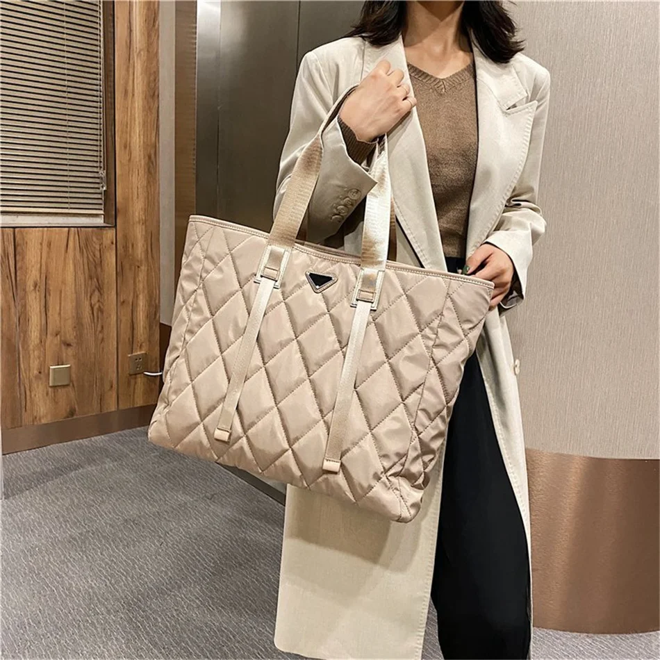 Brand Designer Women's Tote Bags 2021 Autumn Winter New Lady Shoulder Bag High Quality Nylon Handbags Large Capacity Shopper Bag